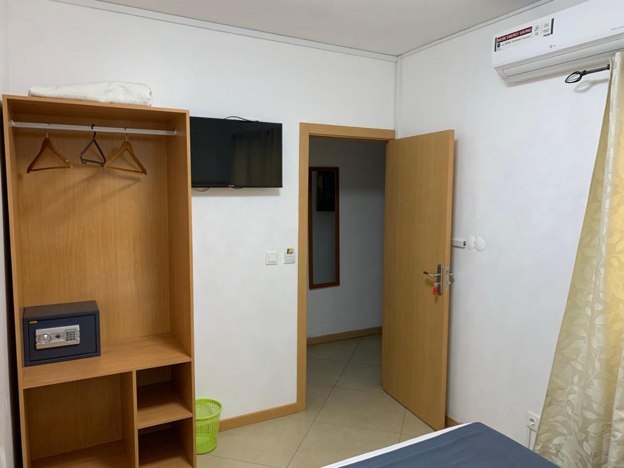 Deluxe Aparthotel Praia Exterior photo